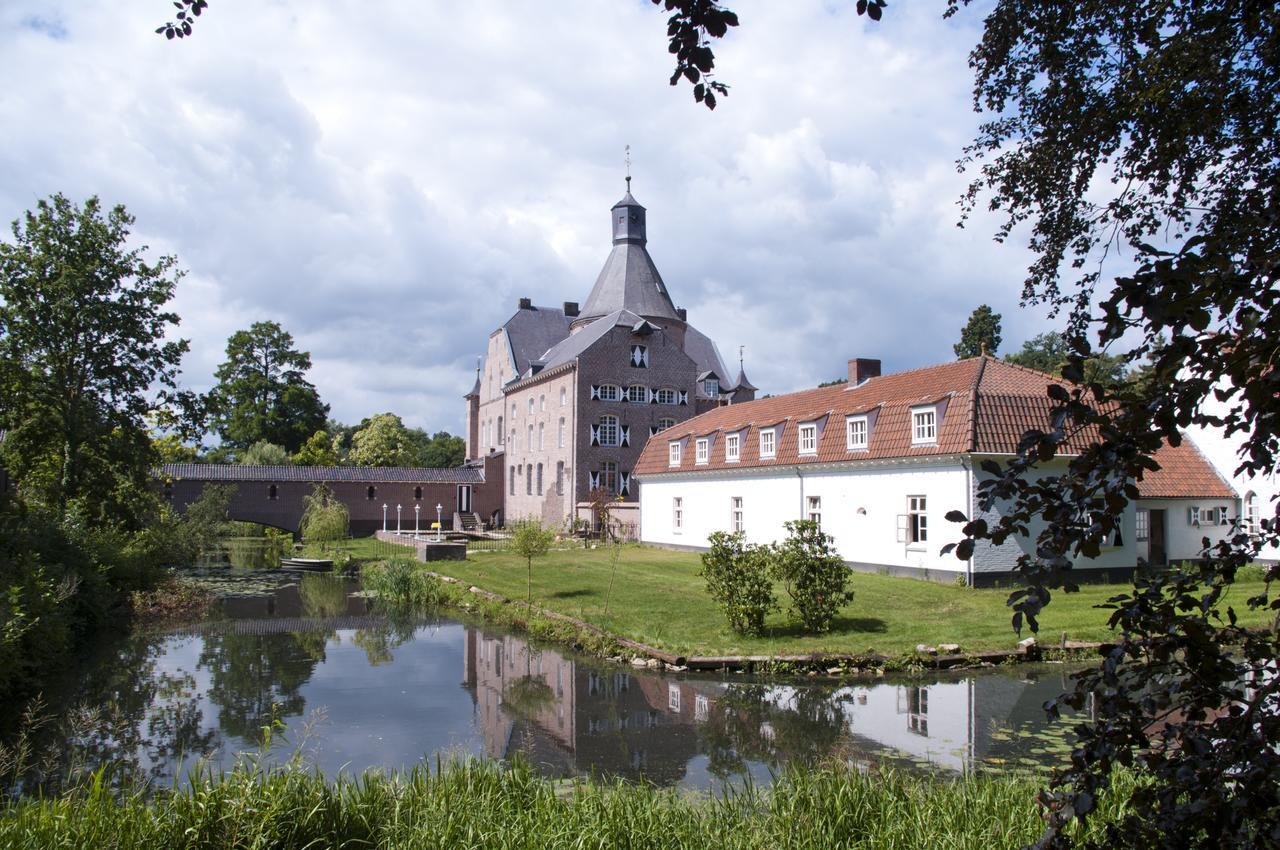 Kasteel Aldenghoor Acomodação com café da manhã Haelen Exterior foto